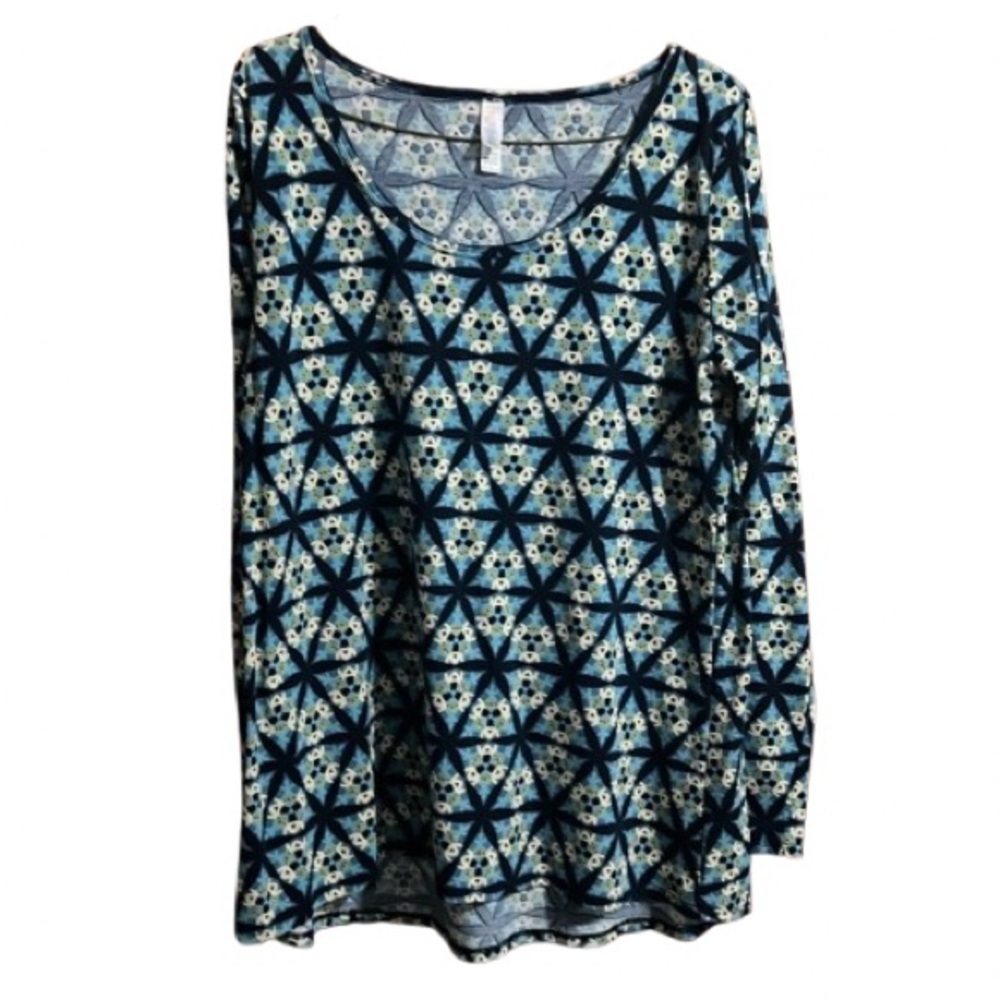 #552 LuLaRoe Lynnae top medium long sleeves, high-low hemline scoop neck